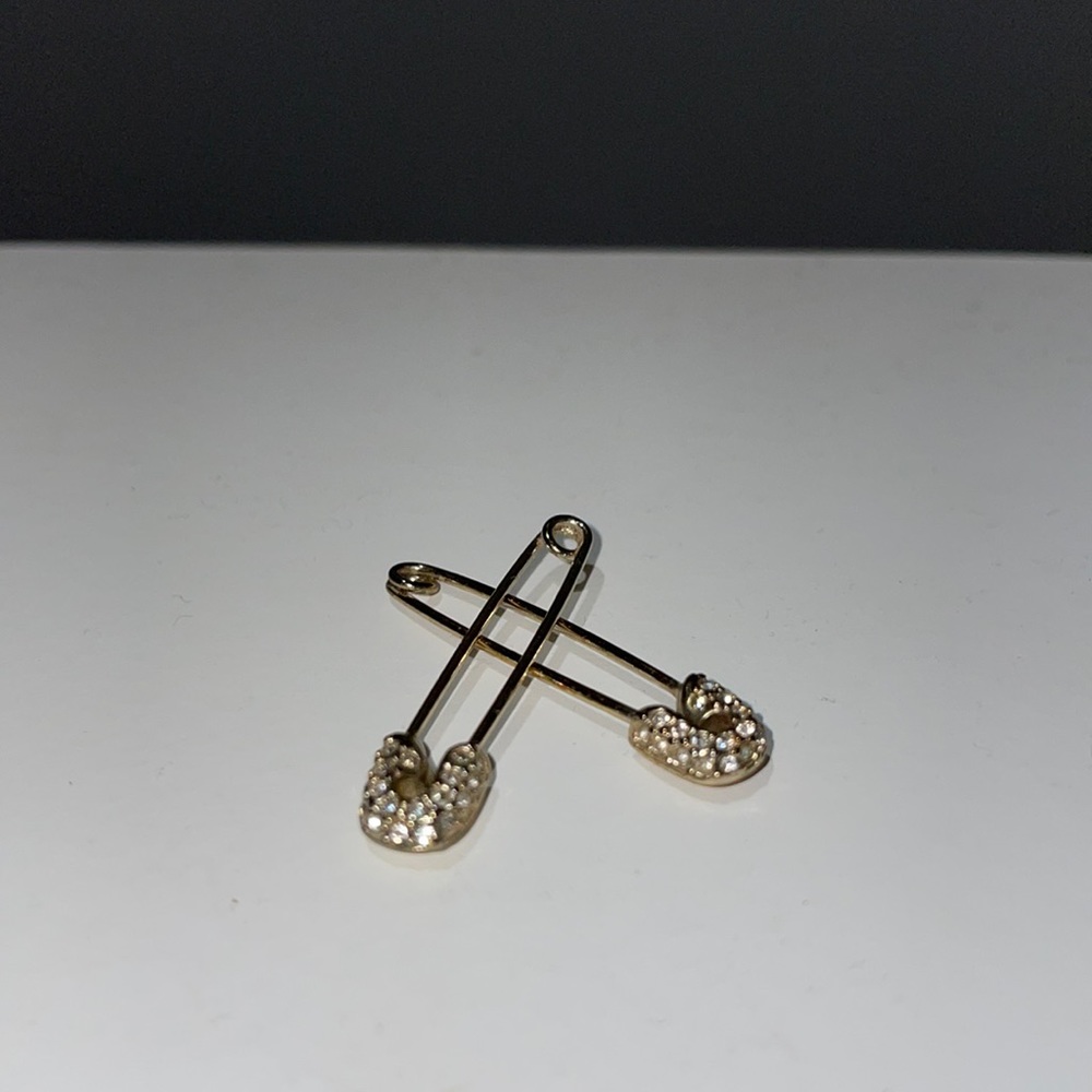 Safety-Pin Earrings!